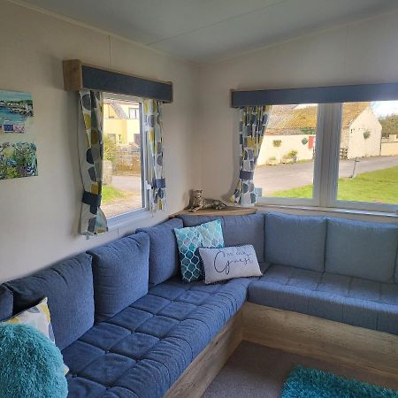 Blackmoor Farm - Caravan 6 Apartment Ludchurch Exterior photo